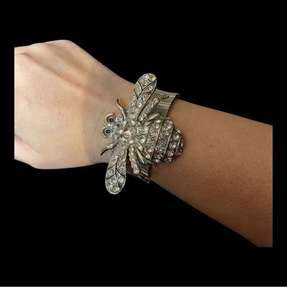 “The Queen Bee Bracelet” - Picture 9 of 9